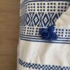 Couvre-lit maroc berbère blanc bleu bohème collection izmar - artisanat marocain berbère - Kanel Déco