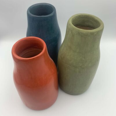 Ensemble de 3 vases céramique tadelakt bleu indigo vert sauge rouge tadelakt Ensemble de 3 vases céramique tadelakt bleu indigo vert sauge rouge tadelakt - artisanat marocain - Kaneldéco